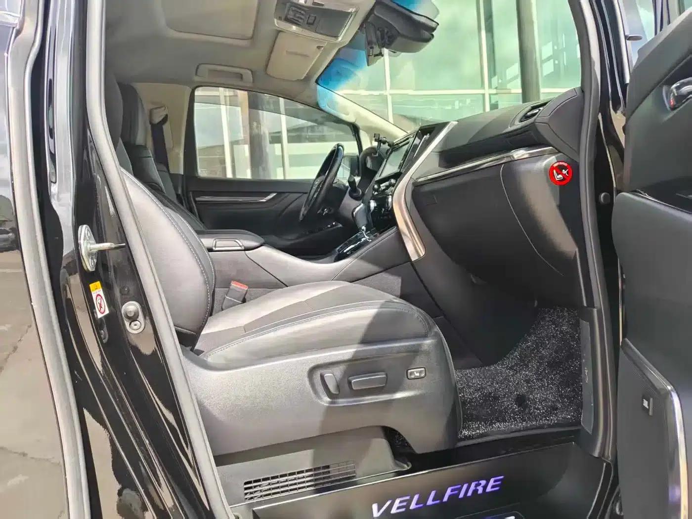 2019 Alphard Hybrid 2.5L HV Luxury Edition — миниатюра 12
