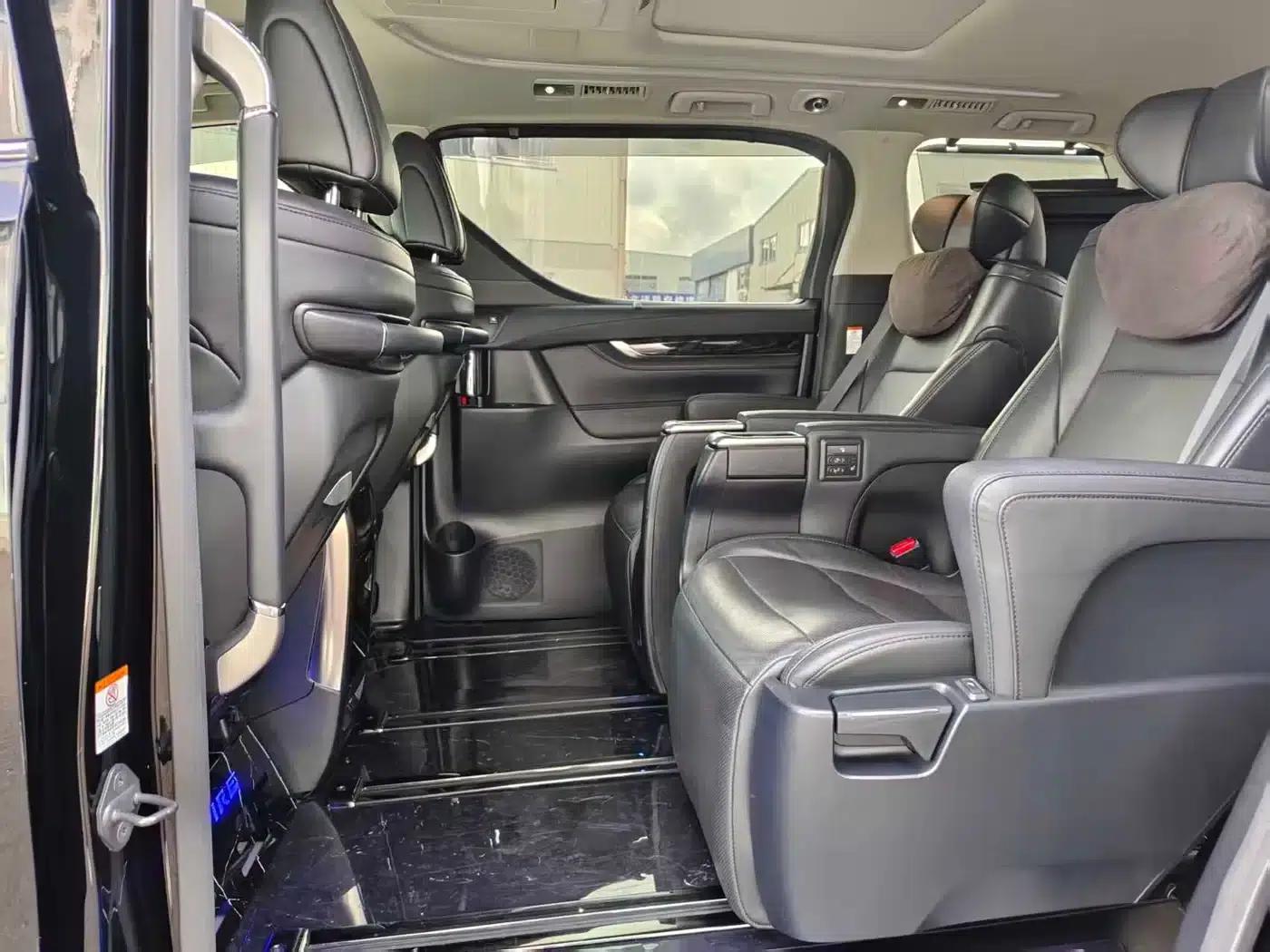 2019 Alphard Hybrid 2.5L HV Luxury Edition — миниатюра 6