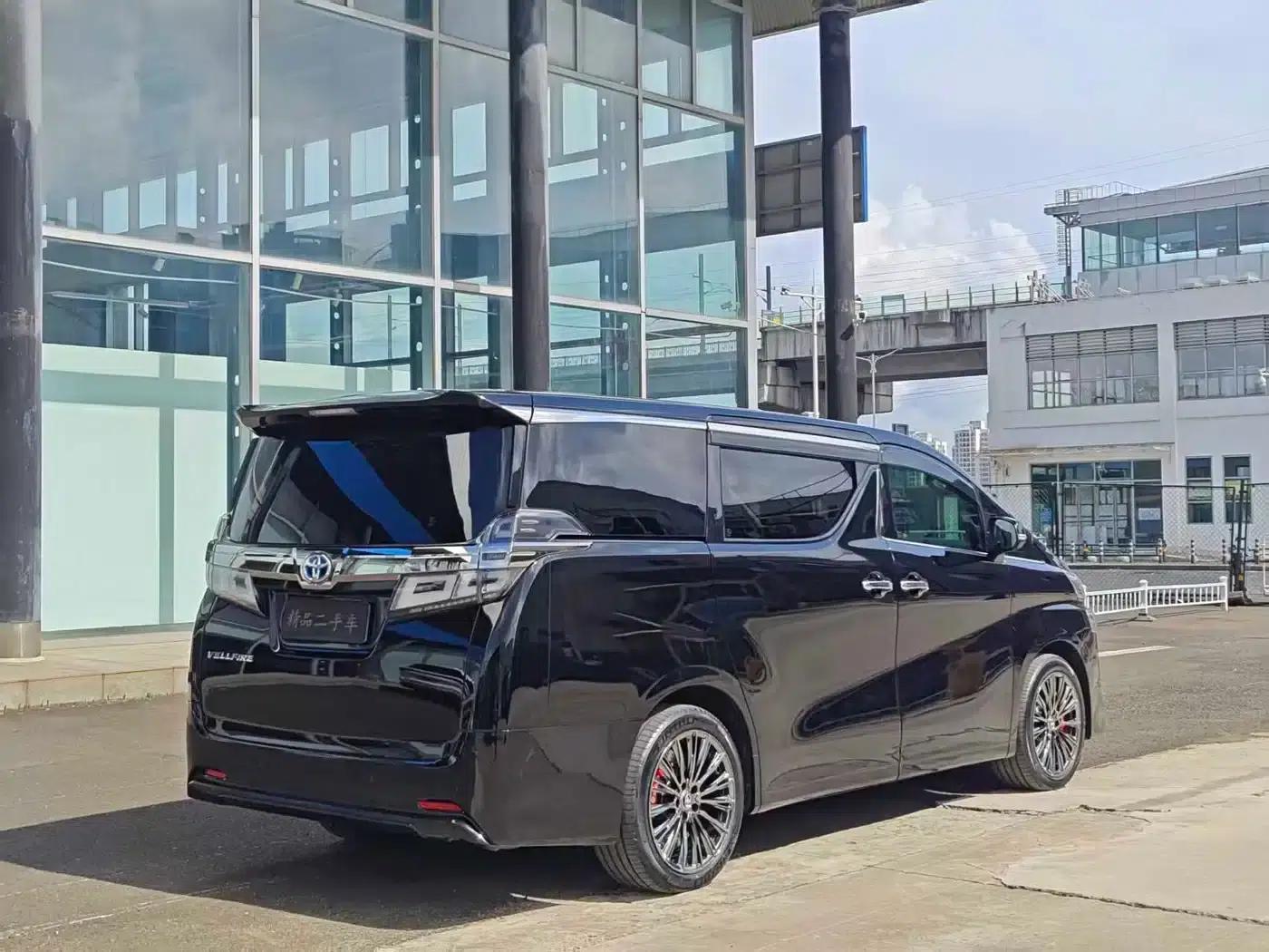 2019 Alphard Hybrid 2.5L HV Luxury Edition — миниатюра 9