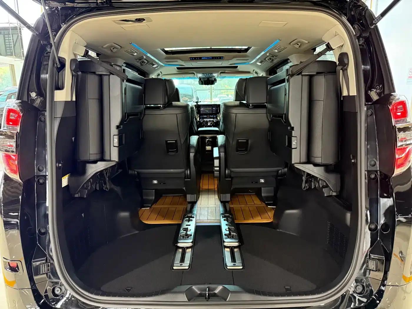 2023 Alphard Crown Hybrid 2.5L HV Luxury Edition — миниатюра 12