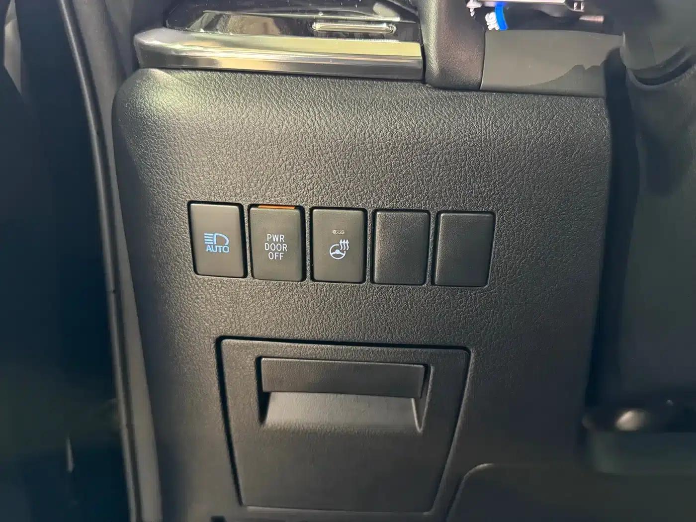 2023 Alphard Crown Hybrid 2.5L HV Luxury Edition — миниатюра 15