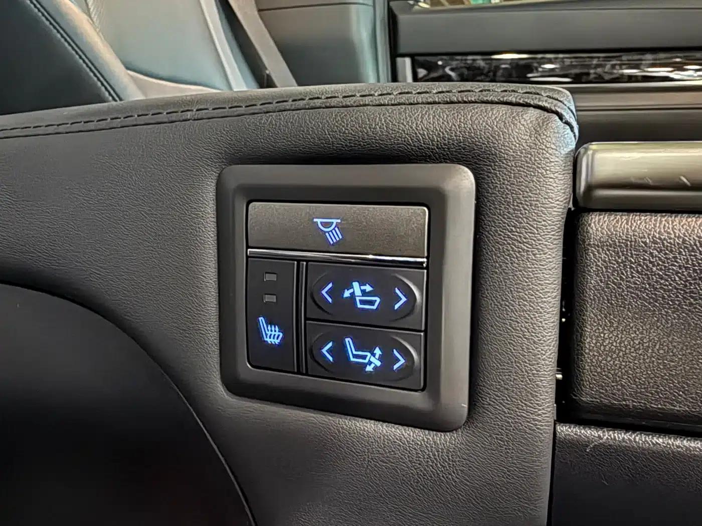 2023 Alphard Crown Hybrid 2.5L HV Luxury Edition — миниатюра 20