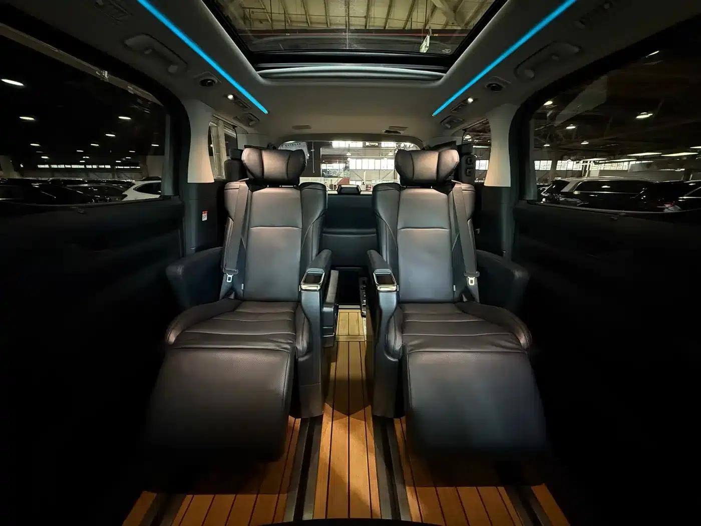 2023 Alphard Crown Hybrid 2.5L HV Luxury Edition — миниатюра 21