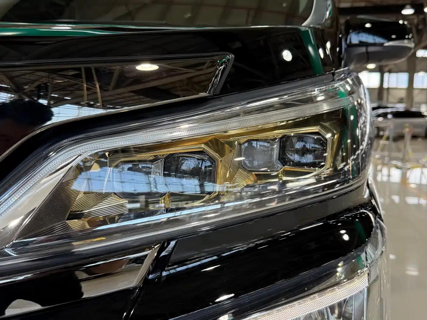 2023 Alphard Crown Hybrid 2.5L HV Luxury Edition — миниатюра 22