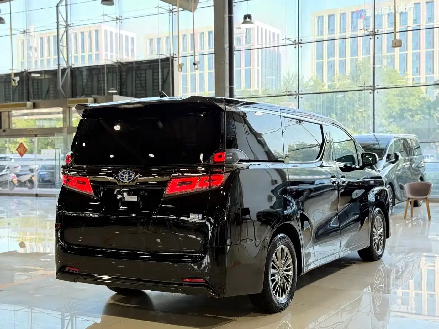 2023 Alphard Crown Hybrid 2.5L HV Luxury Edition — миниатюра 24