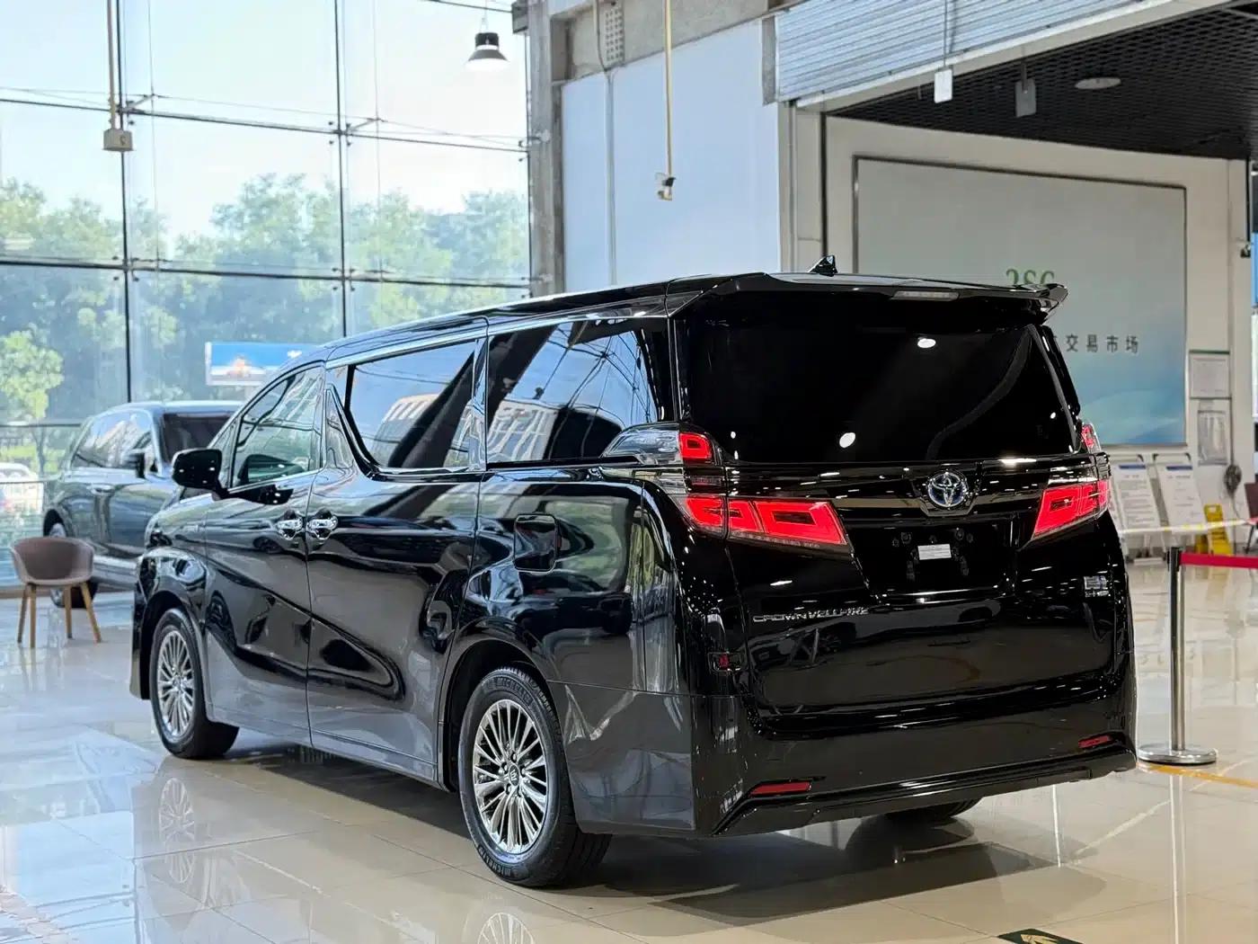 2023 Alphard Crown Hybrid 2.5L HV Luxury Edition — миниатюра 25