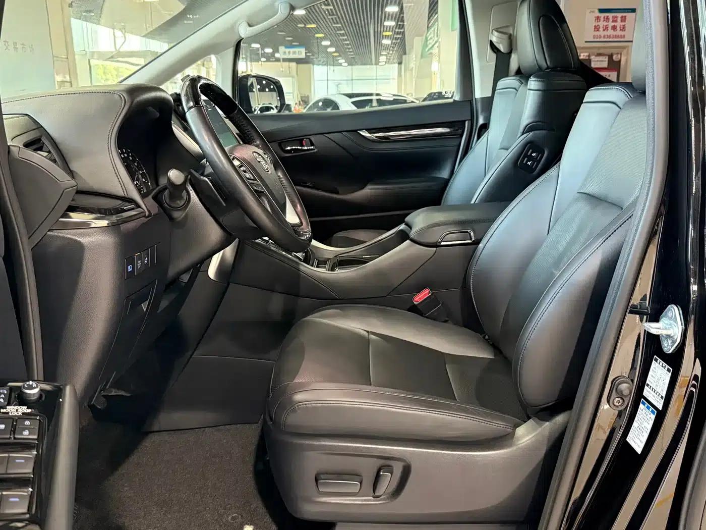 2023 Alphard Crown Hybrid 2.5L HV Luxury Edition — миниатюра 4