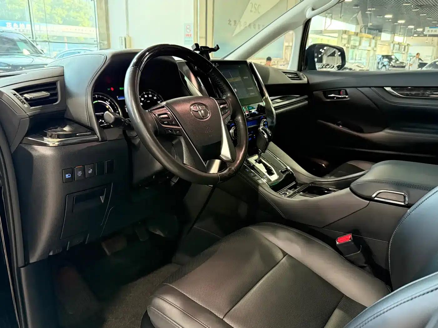2023 Alphard Crown Hybrid 2.5L HV Luxury Edition — миниатюра 5