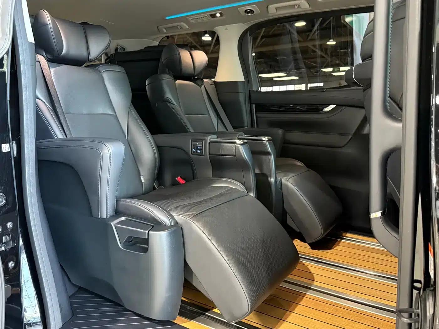 2023 Alphard Crown Hybrid 2.5L HV Luxury Edition — миниатюра 10