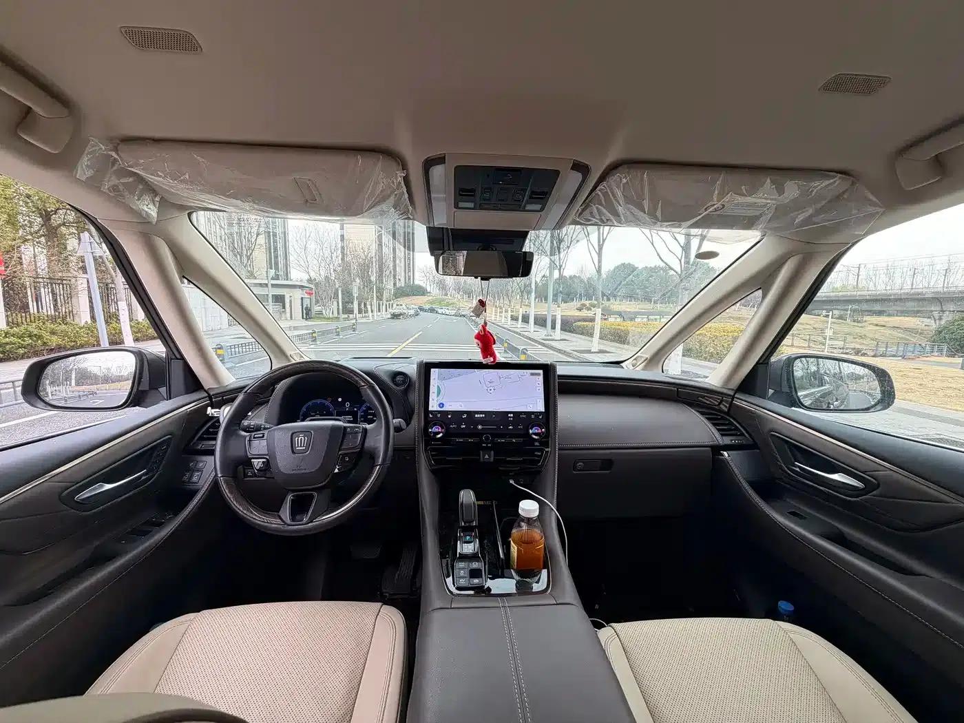 2024 Alphard Crown Hybrid 2.5L Supreme Executive Edition — миниатюра 11