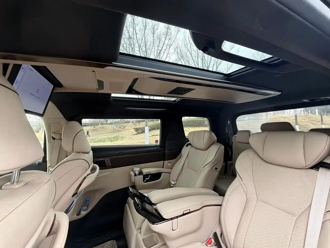 2024 Alphard Crown Hybrid 2.5L Supreme Executive Edition — миниатюра 7
