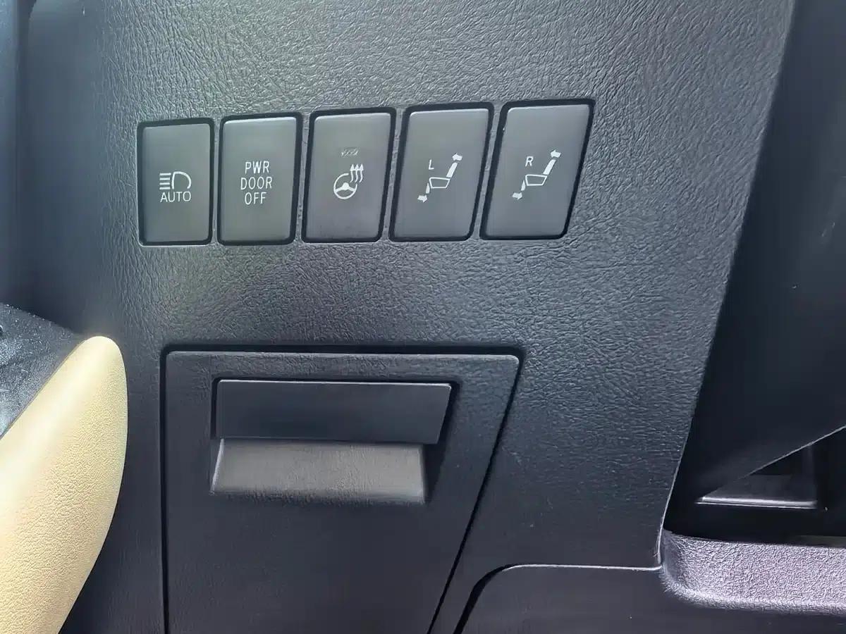 2019 Alphard Hybrid 2.5L HV Premium Edition — миниатюра 13