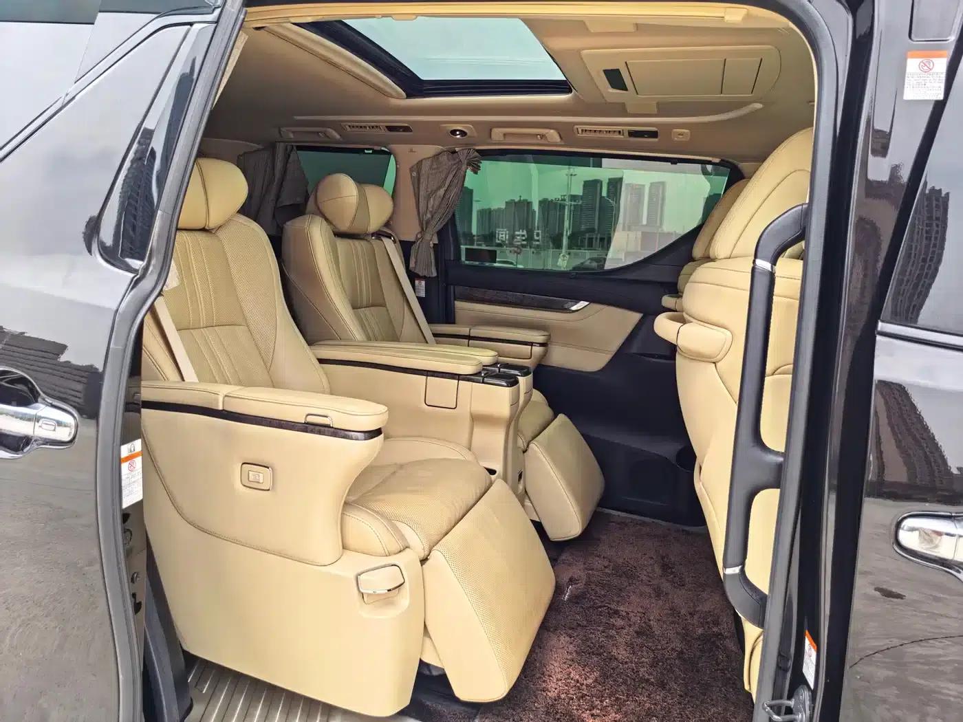 2019 Alphard Hybrid 2.5L HV Premium Edition — миниатюра 17
