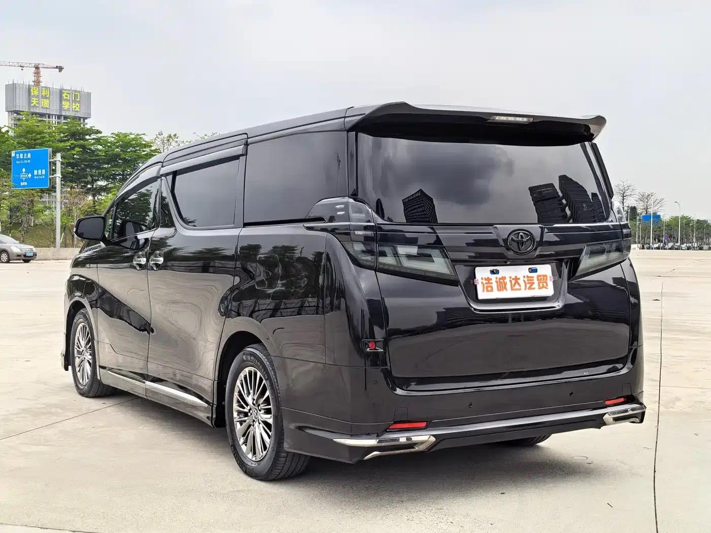 2019 Alphard Hybrid 2.5L HV Premium Edition — миниатюра 21