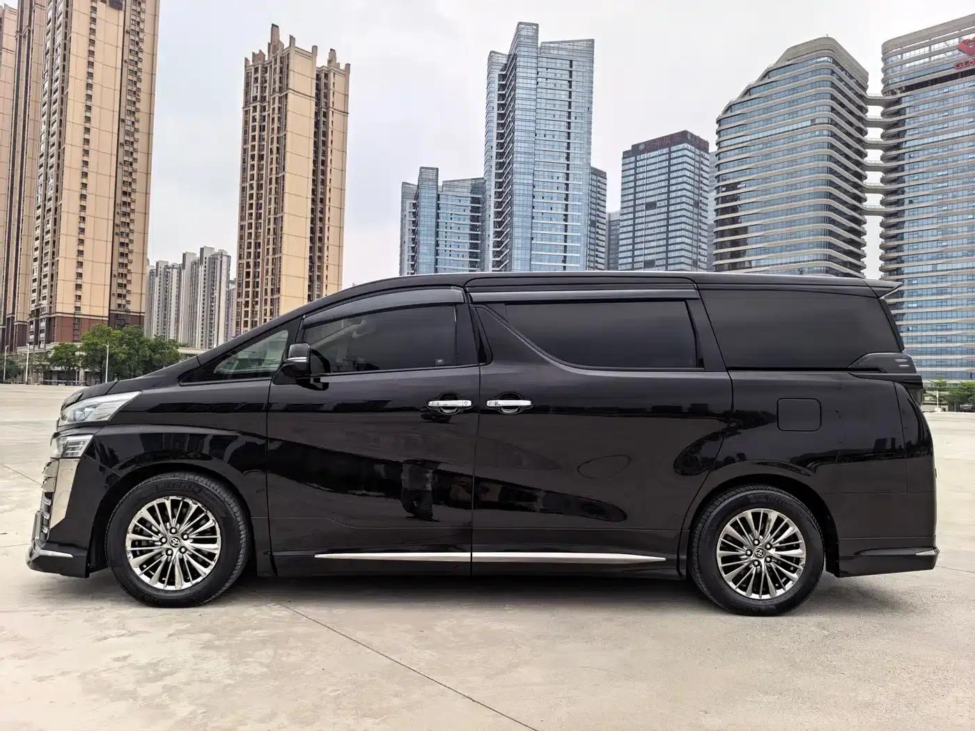 2019 Alphard Hybrid 2.5L HV Premium Edition — миниатюра 5