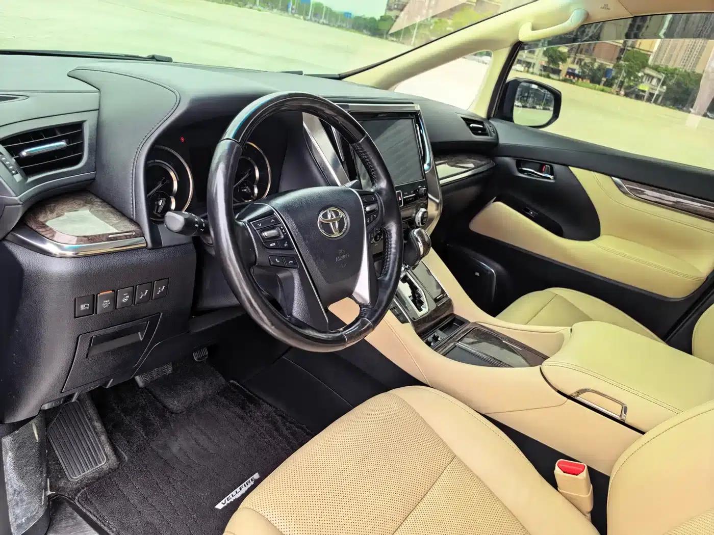 2019 Alphard Hybrid 2.5L HV Premium Edition — миниатюра 7