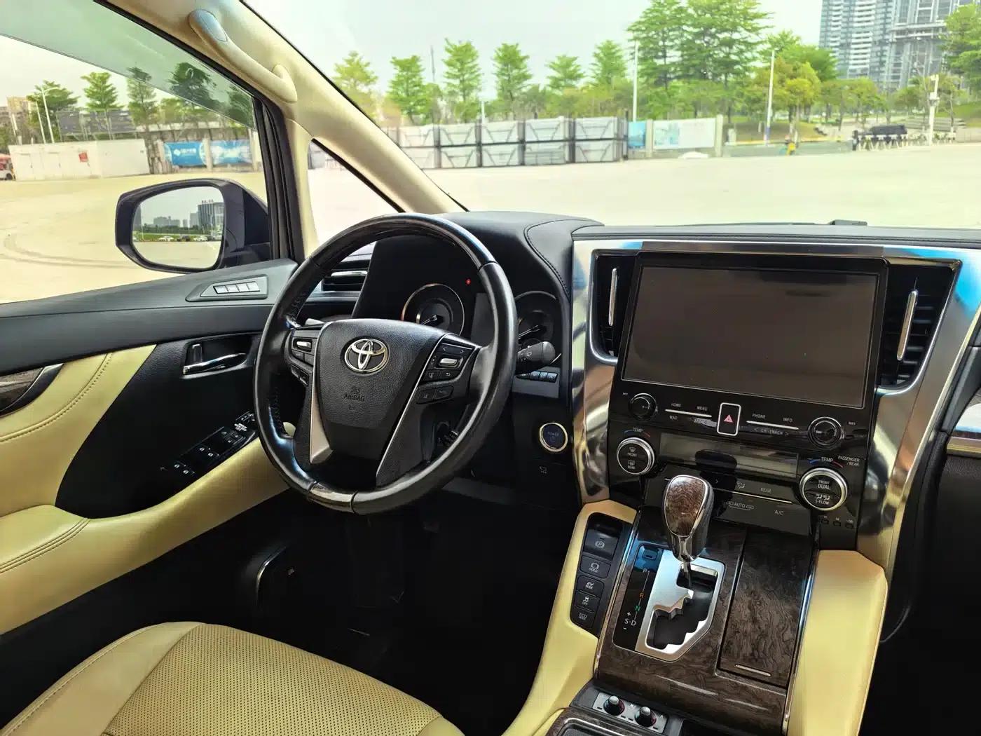 2019 Alphard Hybrid 2.5L HV Premium Edition — миниатюра 9
