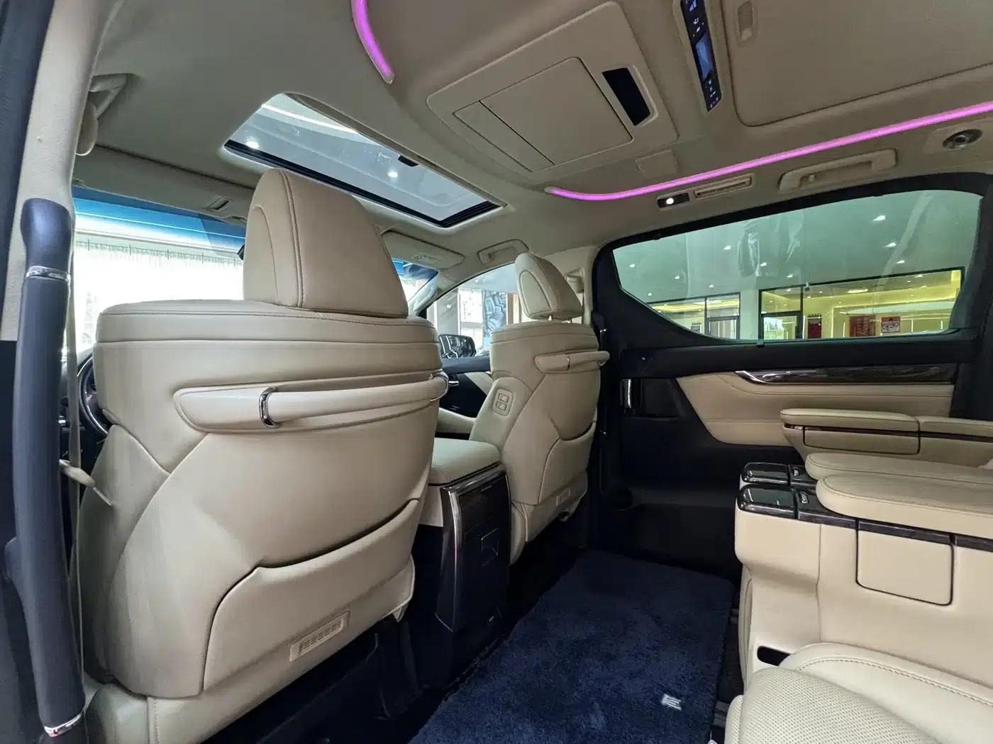 2023 Alphard Crown Hybrid 2.5L HV Supreme Edition — миниатюра 13