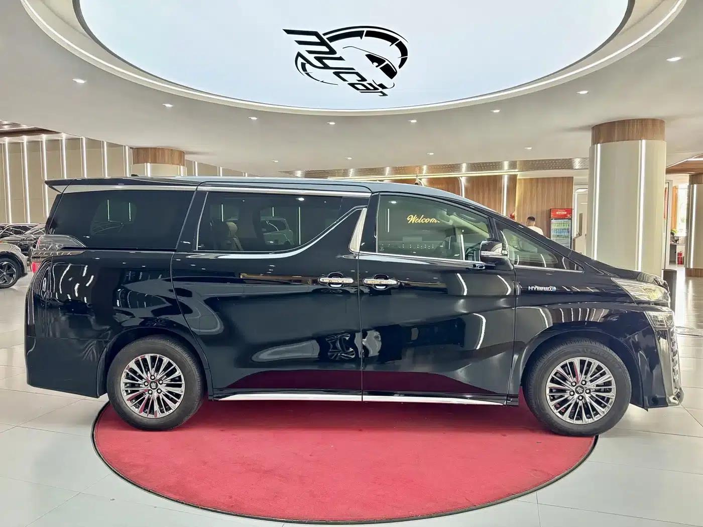 2023 Alphard Crown Hybrid 2.5L HV Supreme Edition — миниатюра 3