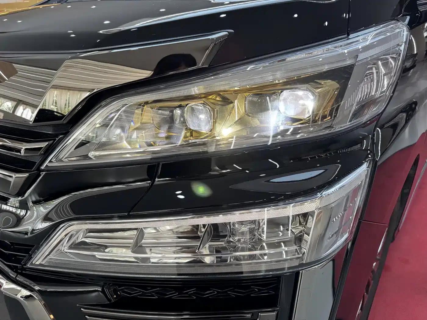 2023 Alphard Crown Hybrid 2.5L HV Supreme Edition — миниатюра 32