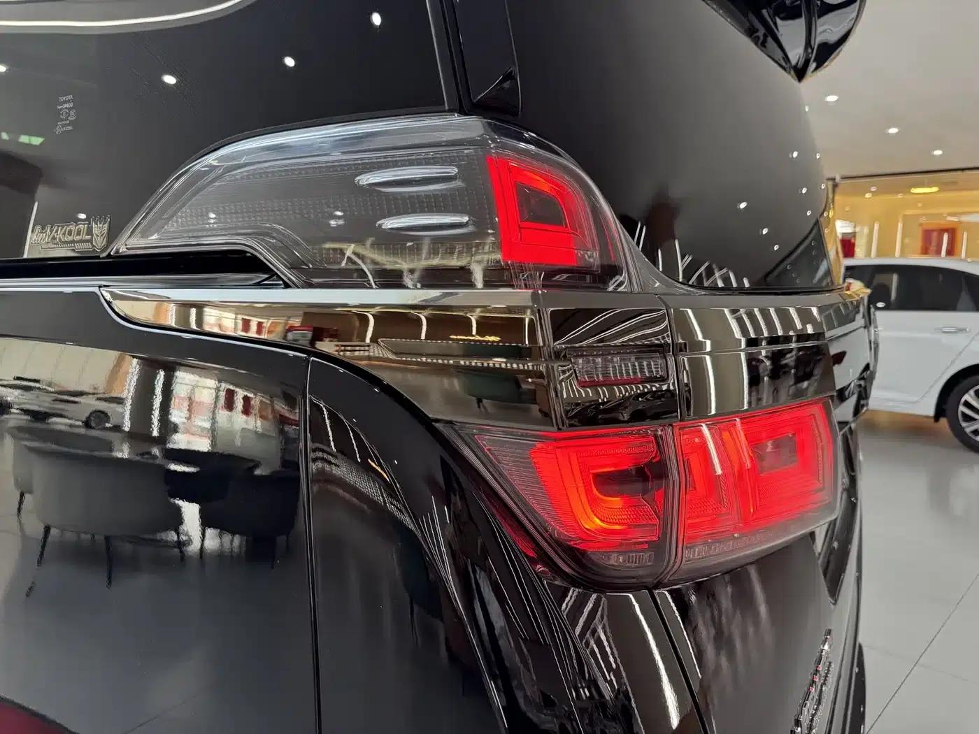 2023 Alphard Crown Hybrid 2.5L HV Supreme Edition — миниатюра 36