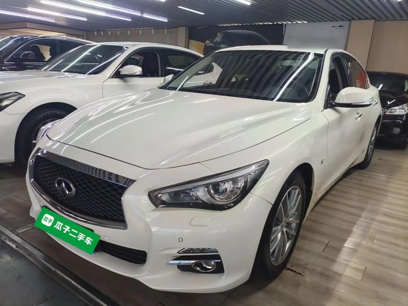 Infiniti Q50 2014 3.7L Comfort Edition — миниатюра 1