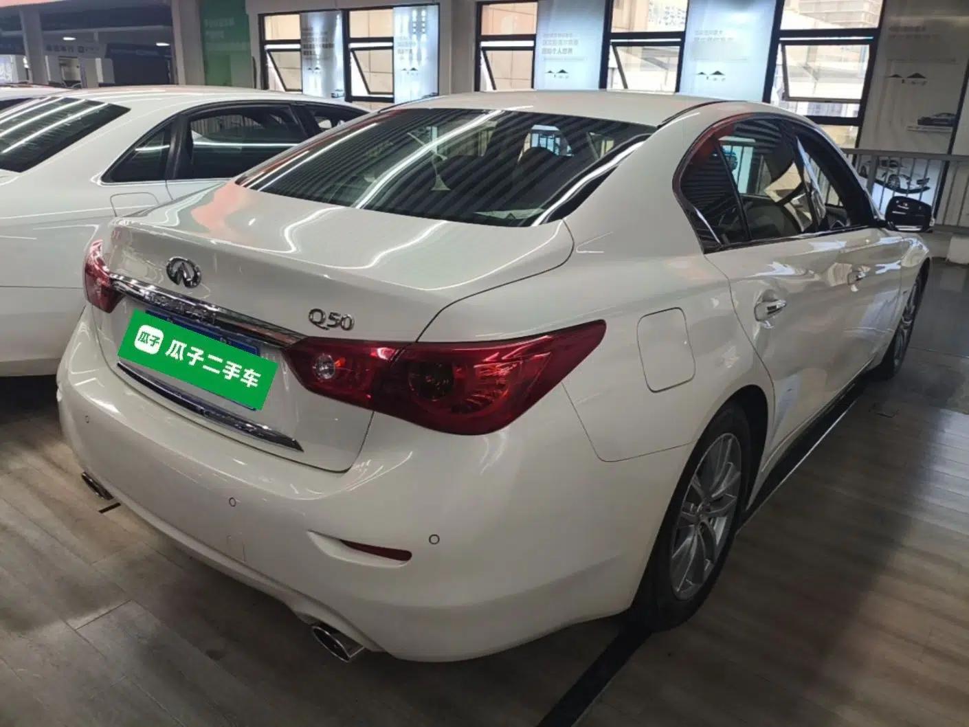 Infiniti Q50 2014 3.7L Comfort Edition — миниатюра 6