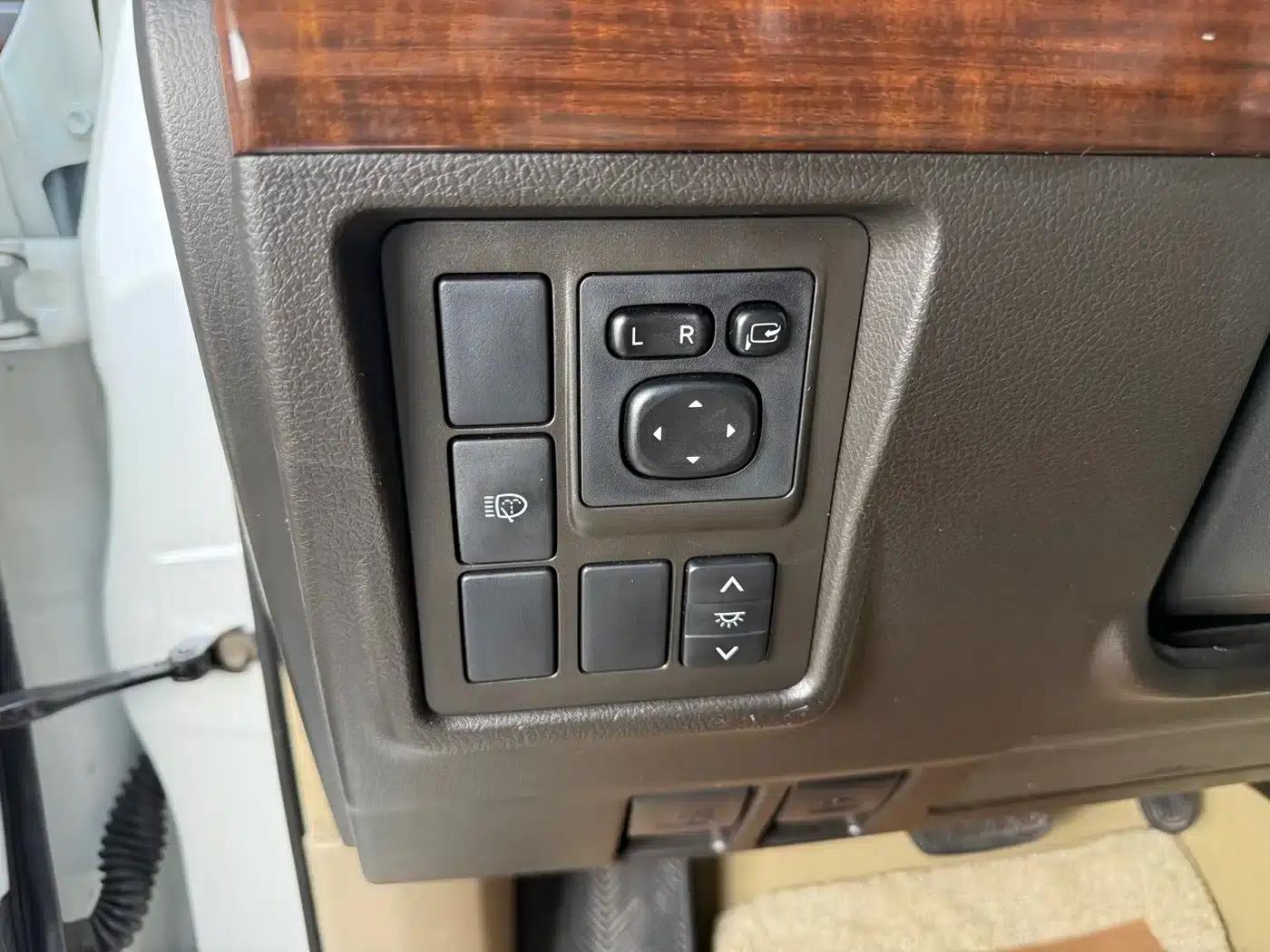 2010 Prado 4.0L Automatic VX — миниатюра 15