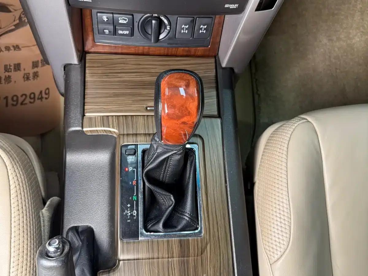 2010 Prado 4.0L Automatic VX — миниатюра 19