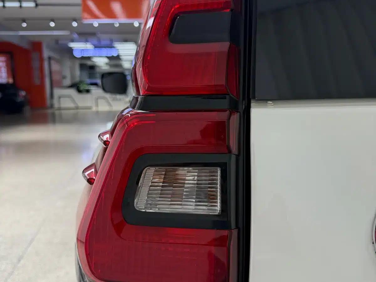 2010 Prado 4.0L Automatic VX — миниатюра 33