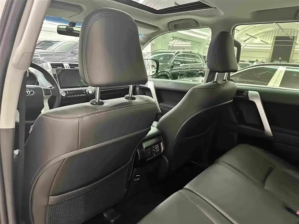 2016 Prado 2.7L Automatic Standard Edition — миниатюра 11