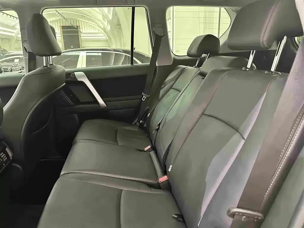2016 Prado 2.7L Automatic Standard Edition — миниатюра 12