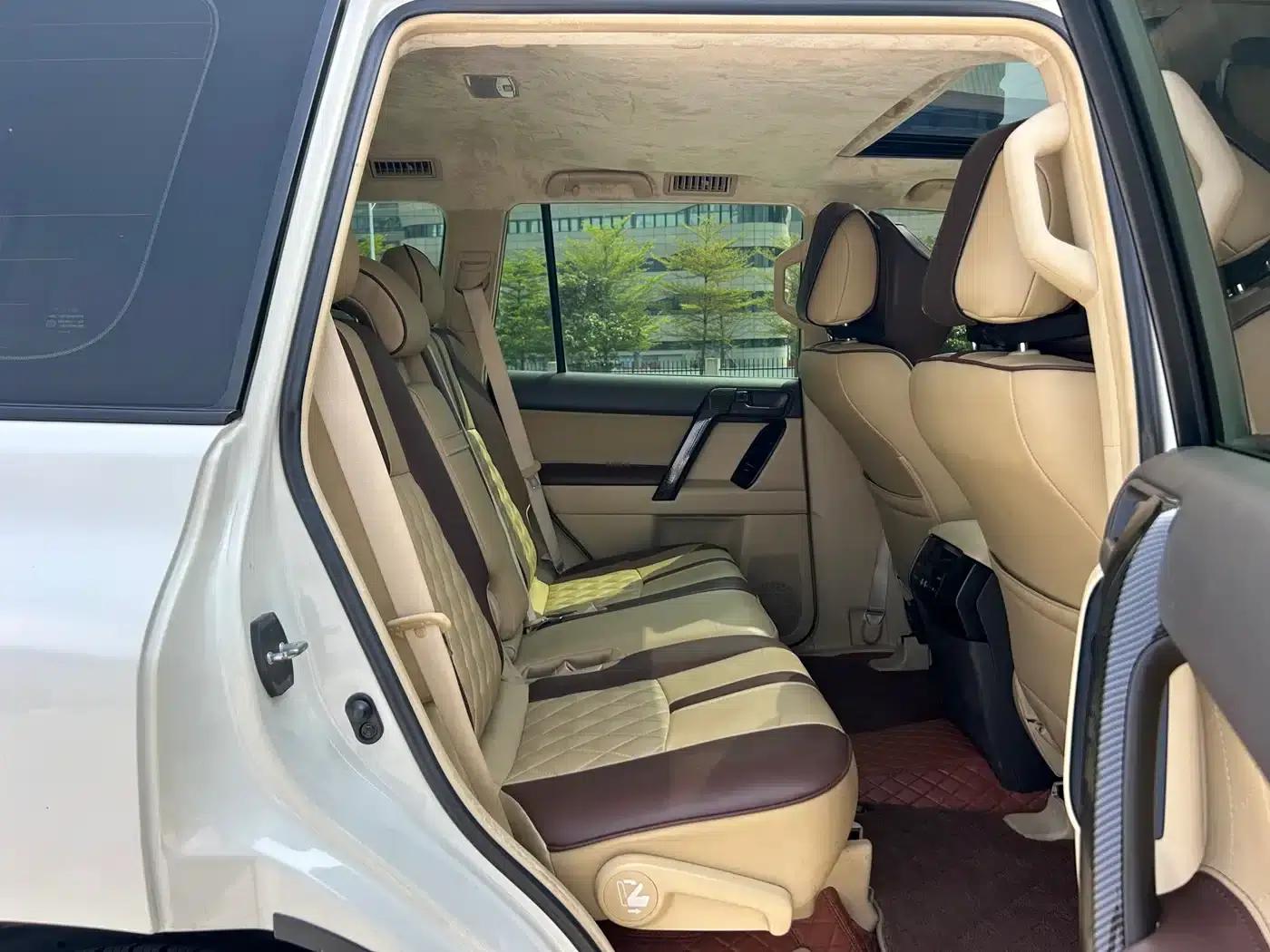 2016 Prado 2.7L Automatic Luxury Edition — миниатюра 9