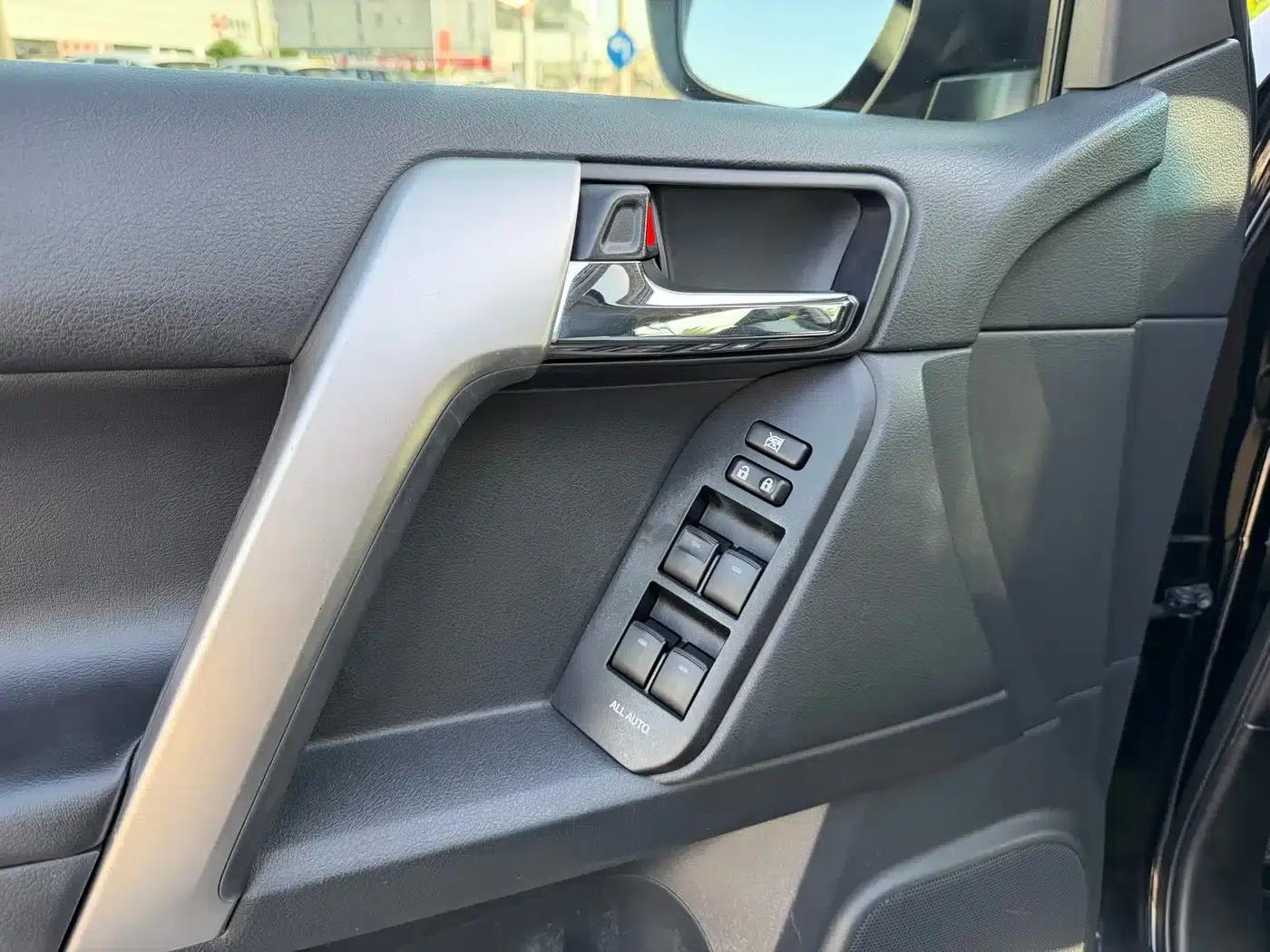 2014 Prado 4.0L Automatic TX-L — миниатюра 11