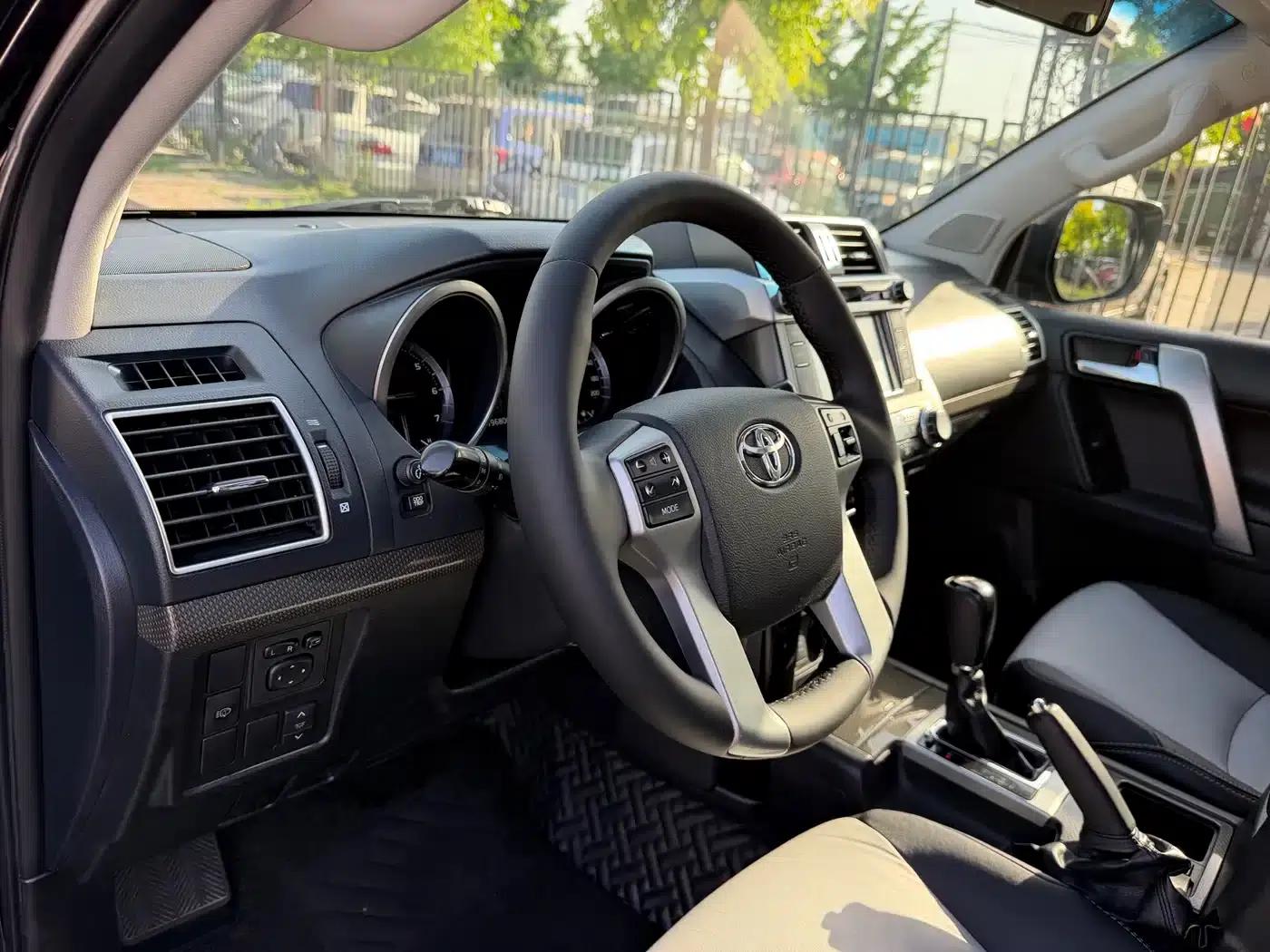2014 Prado 4.0L Automatic TX-L — миниатюра 12