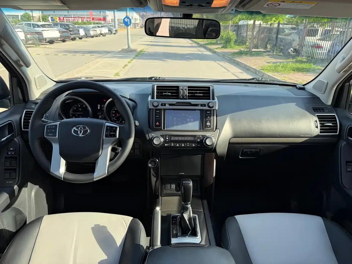 2014 Prado 4.0L Automatic TX-L — миниатюра 19