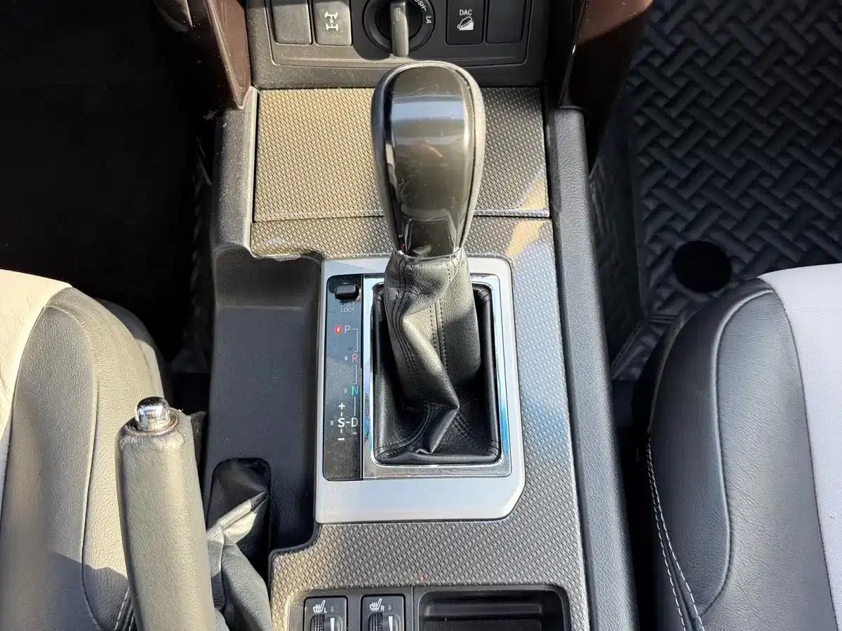 2014 Prado 4.0L Automatic TX-L — миниатюра 24