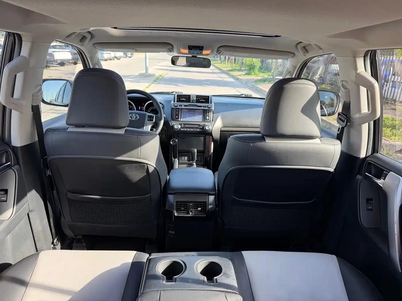 2014 Prado 4.0L Automatic TX-L — миниатюра 28