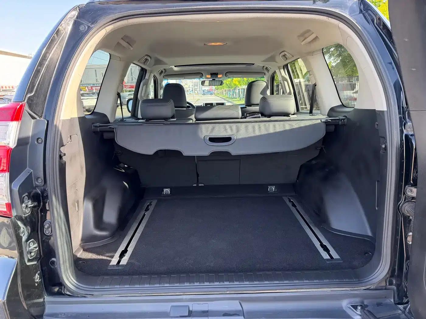 2014 Prado 4.0L Automatic TX-L — миниатюра 30