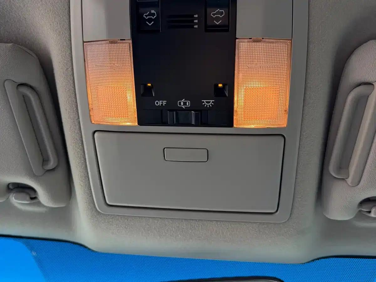 2014 Prado 4.0L Automatic TX-L — миниатюра 35
