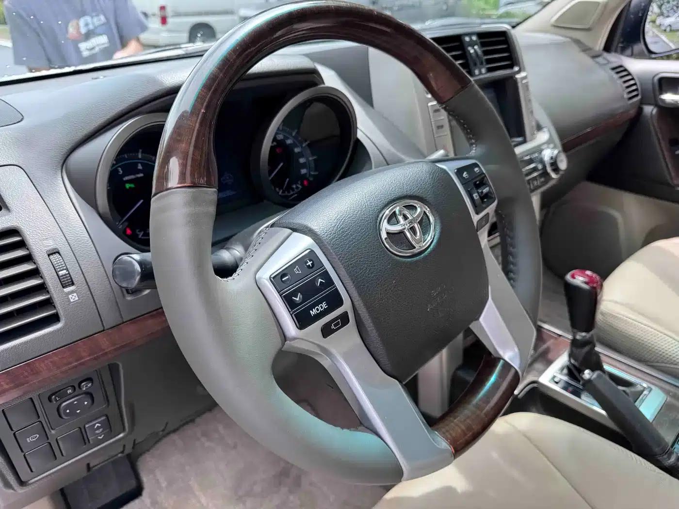 2010 Prado 4.0L Automatic VX NAVI — миниатюра 14