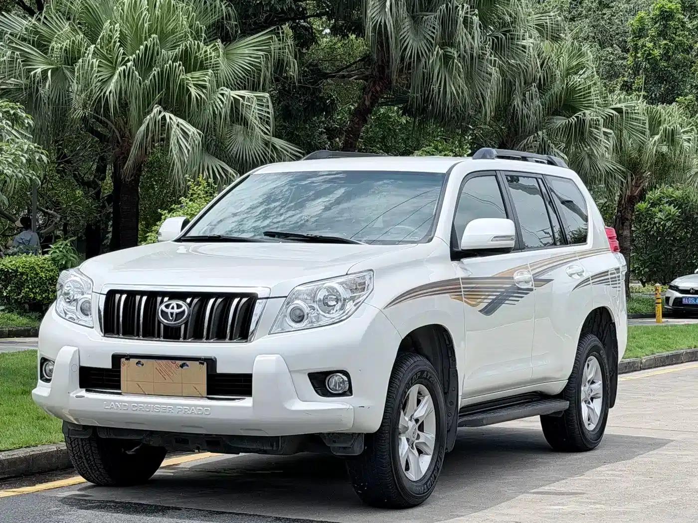 2010 Prado Imported Model 2.7L Automatic Luxury Edition — миниатюра 1