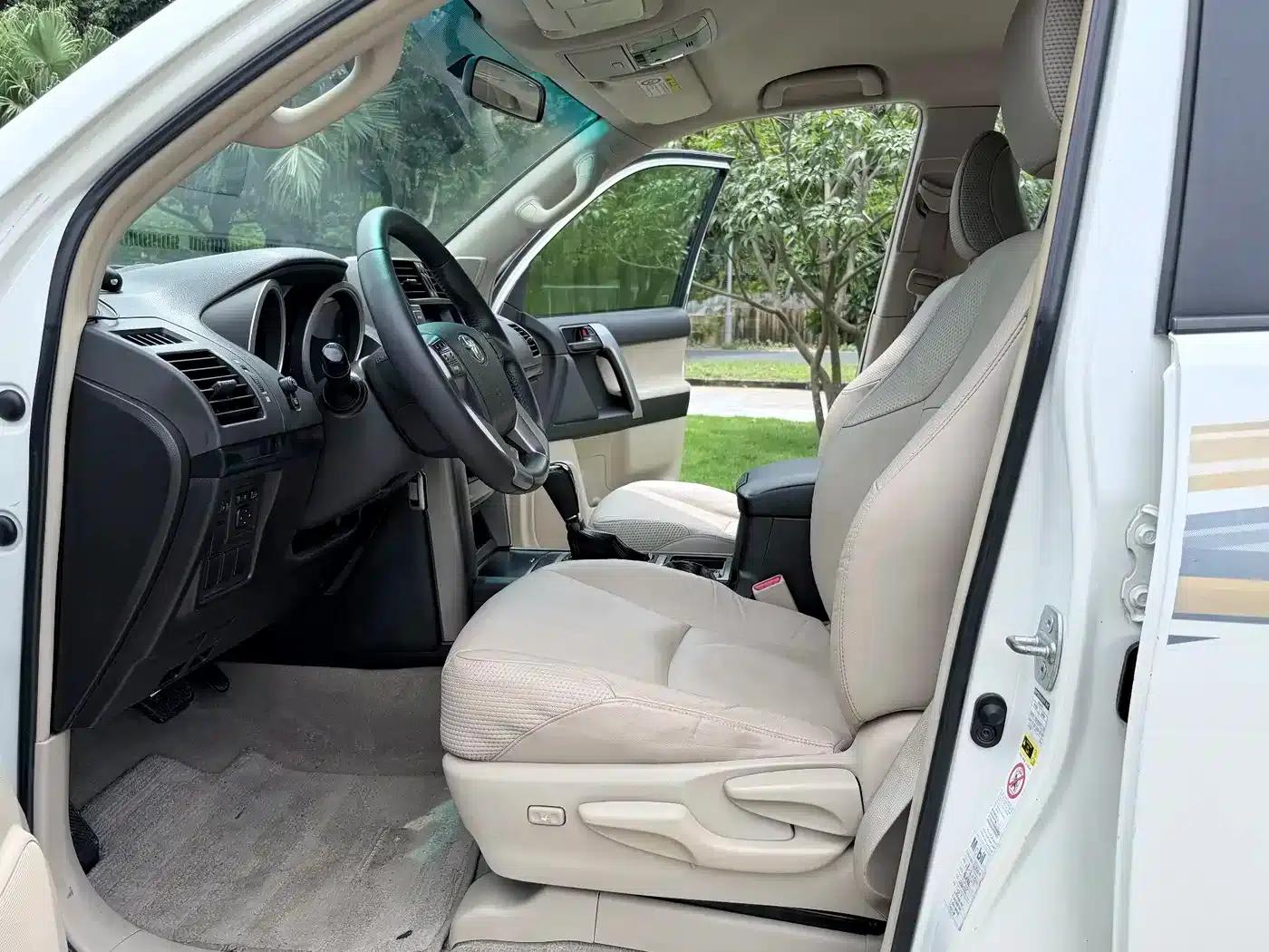 2010 Prado Imported Model 2.7L Automatic Luxury Edition — миниатюра 5