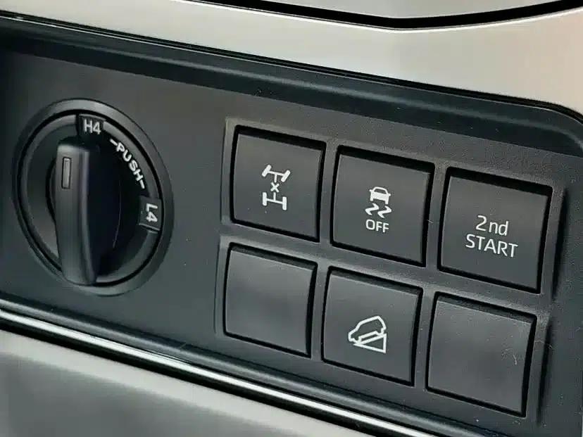 2023 Prado (Imported) 4.0L Automatic — миниатюра 15