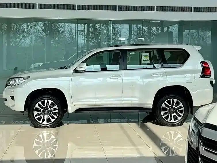 2023 Prado (Imported) 4.0L Automatic — миниатюра 3