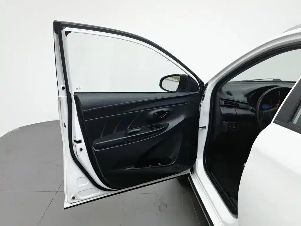 YARiS L 2021 Model YARiS X 1.5L CVT Leading Edition — миниатюра 8
