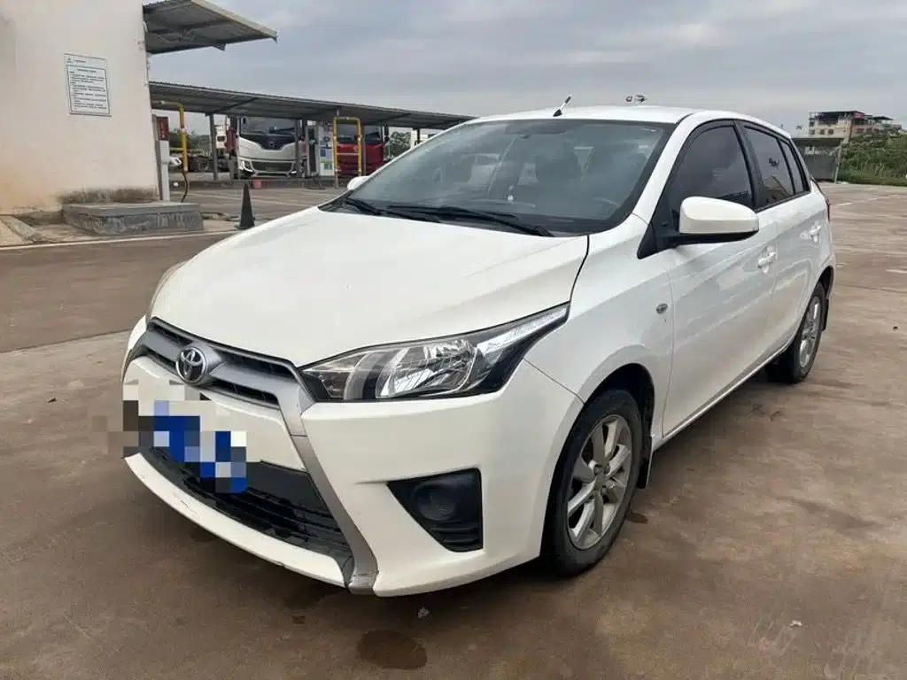 YARiS L Zhixuan 2015 1.5E Automatic Dynamic Edition — миниатюра 1