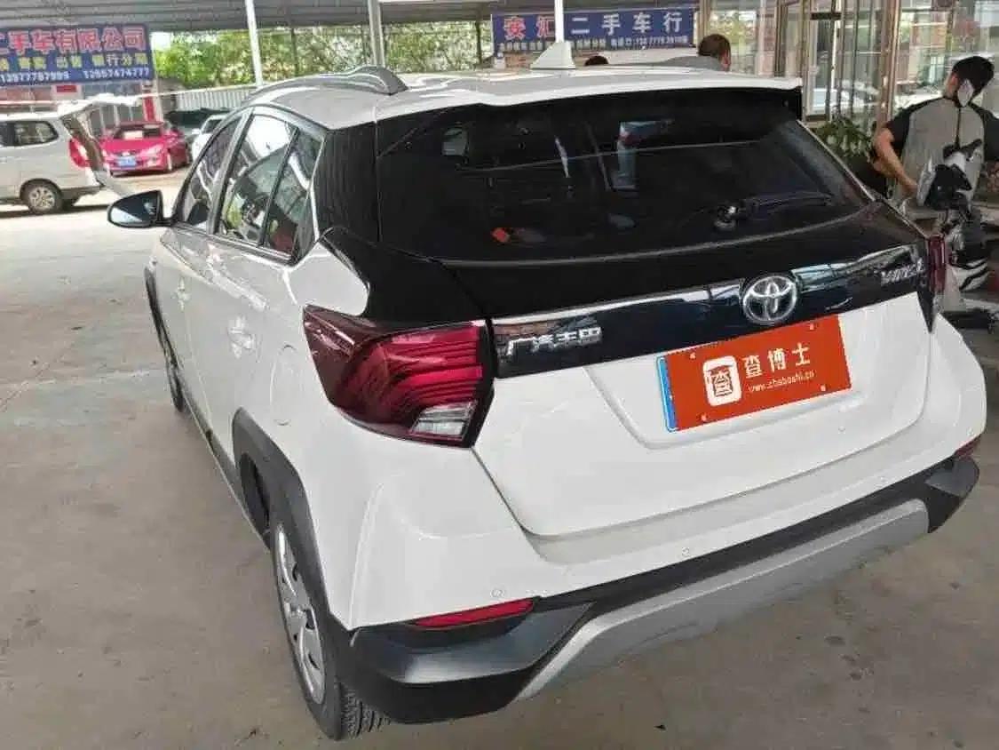 YARiS L Zhixuan 2022 1.5L CVT Leading PLUS Edition — миниатюра 3