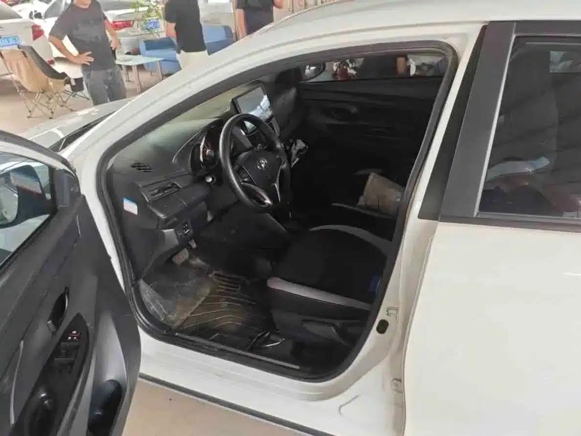 YARiS L Zhixuan 2022 1.5L CVT Leading PLUS Edition — миниатюра 4