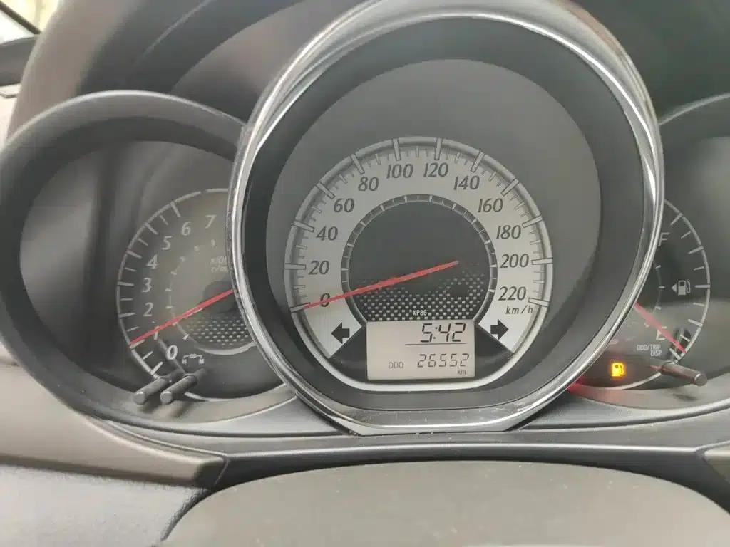 YARiS L Zhixuan 2015 1.5G Manual Dynamic Sunroof Special Edition — миниатюра 7